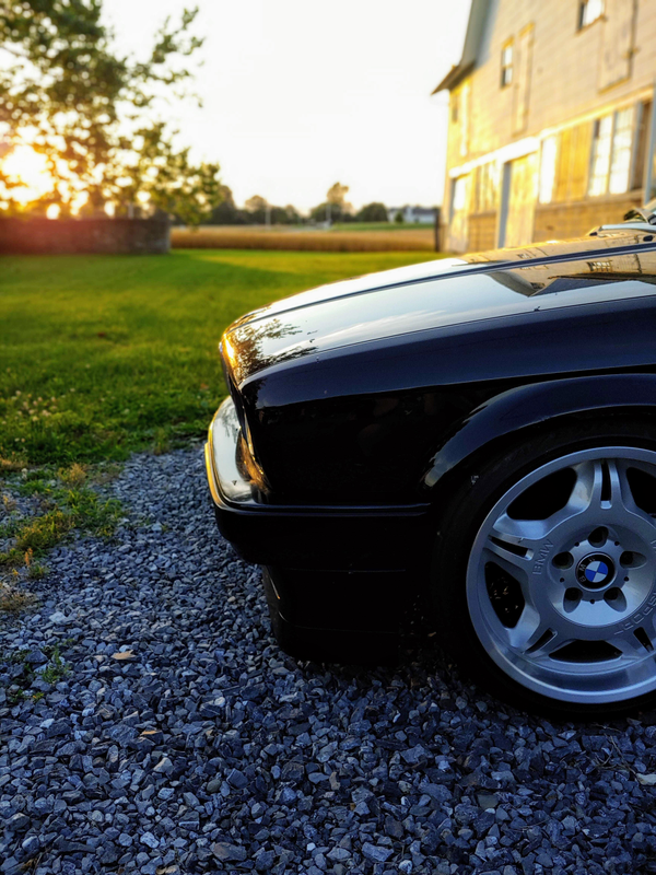 BB black car sunset