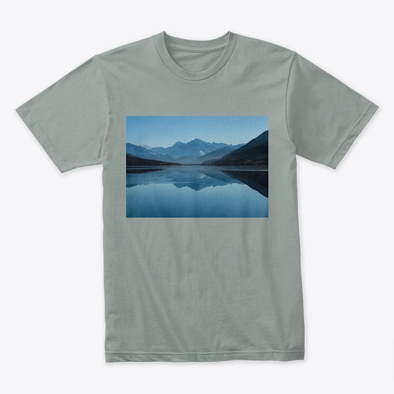 Blue sky with snowing mountains