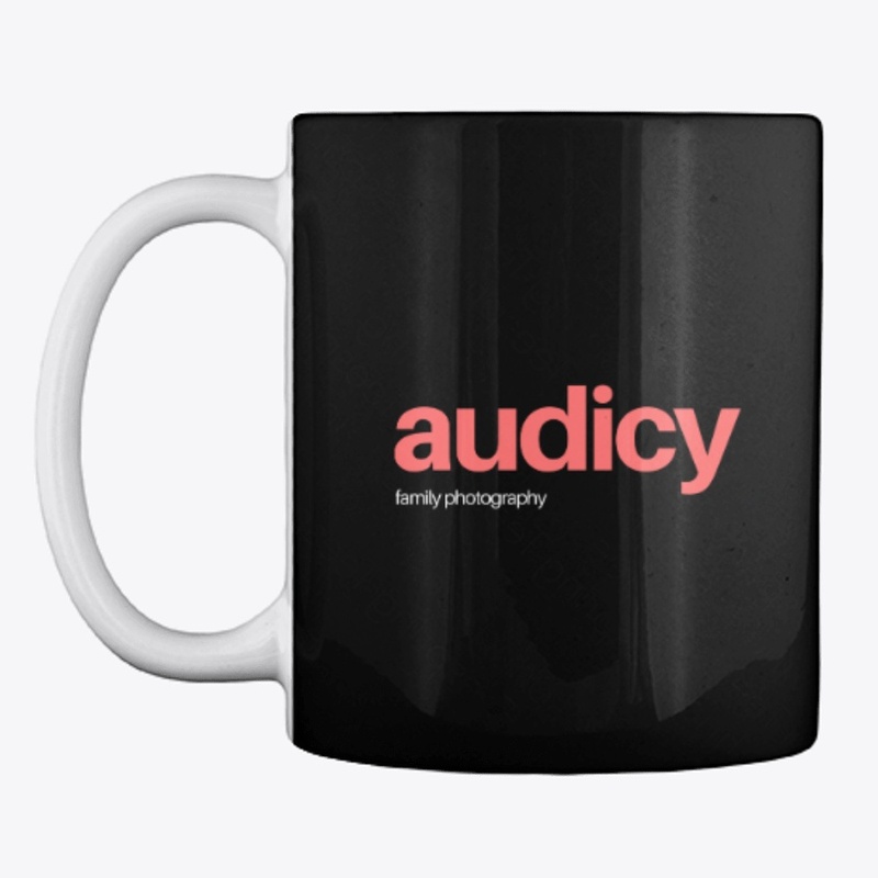 AUDICY SLOGAN TEE CORRAL