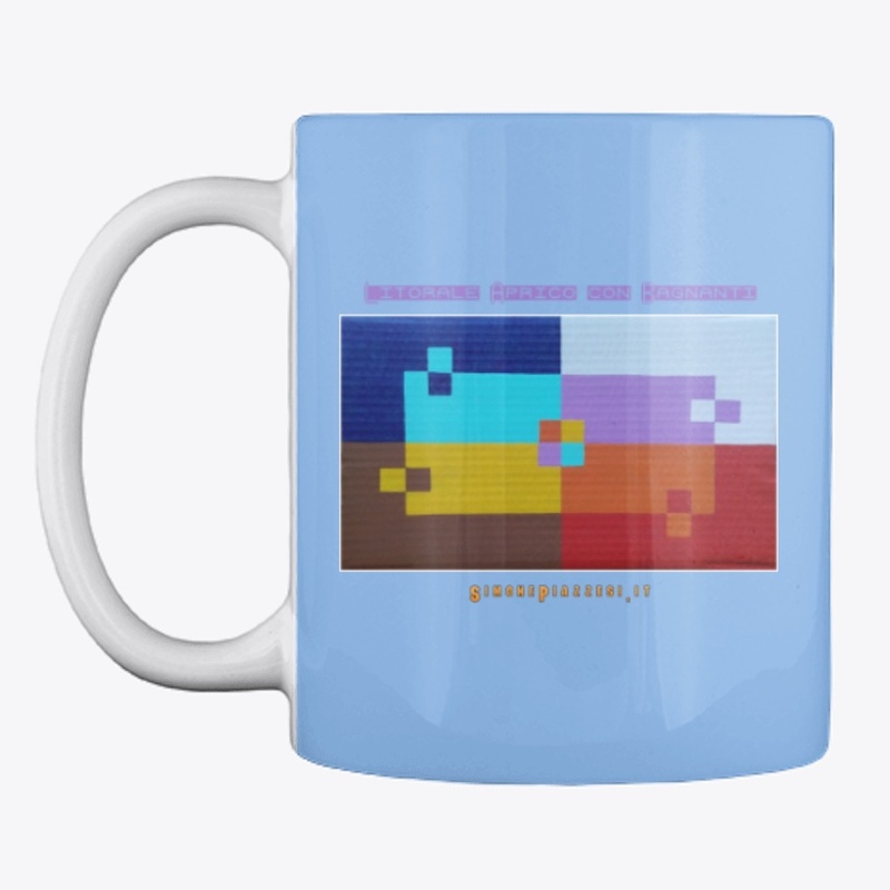 Litorale aprico con bagnanti tazza