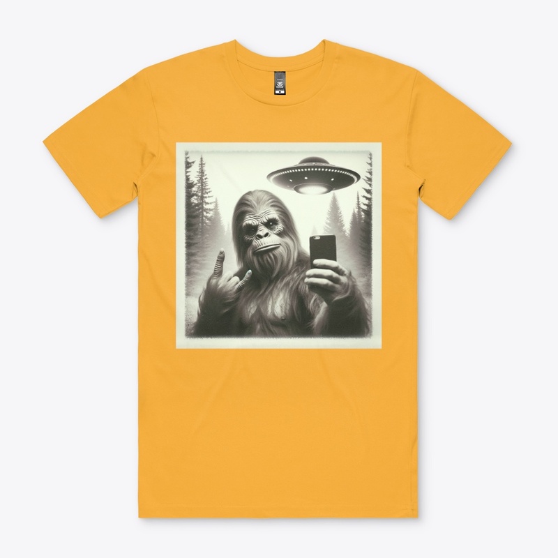 selfie of bigfoot with an UFOs 