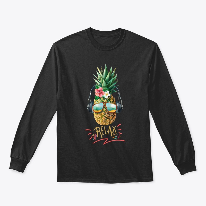 Relax pineapple with sunglasses