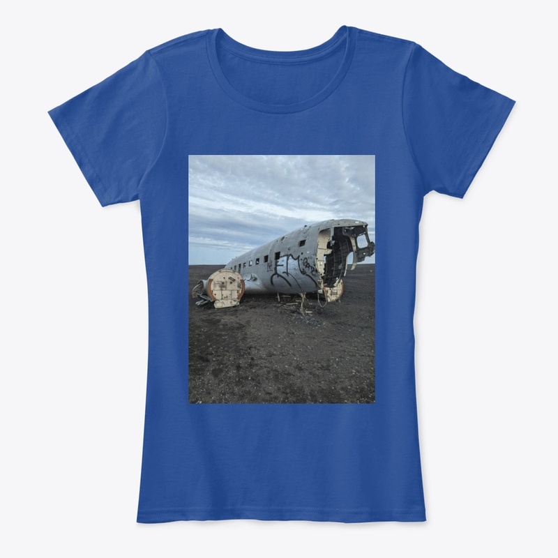 Abandoned crashed plane 