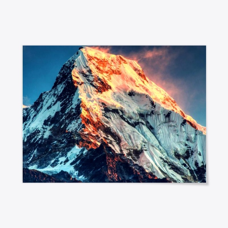 Mount Everest capturing Sun