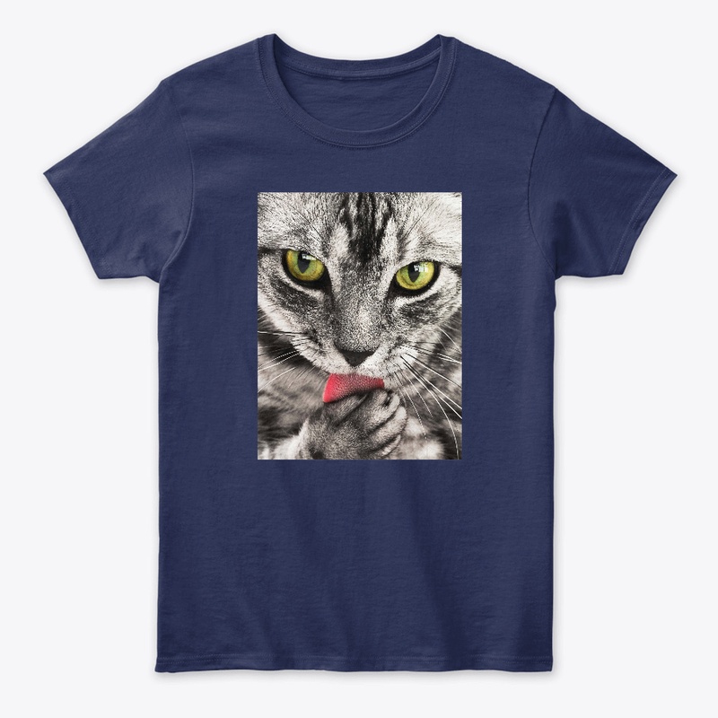 Image of Cat On the T-shirt (customized)