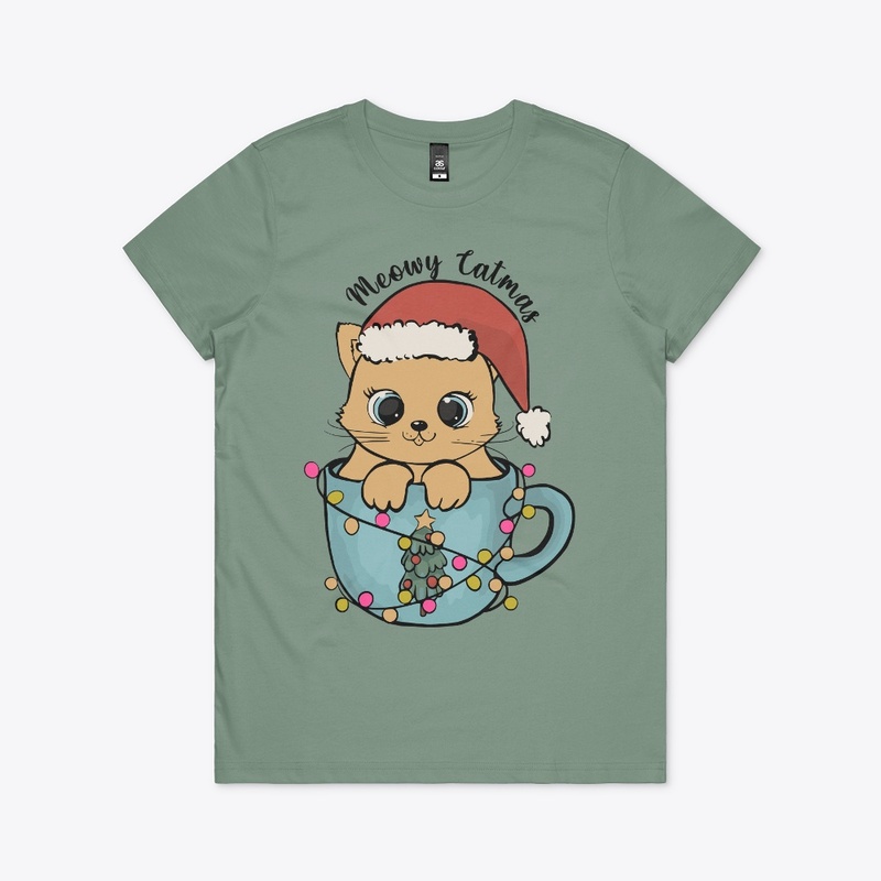  Christmas Kitten in a Christmas cup