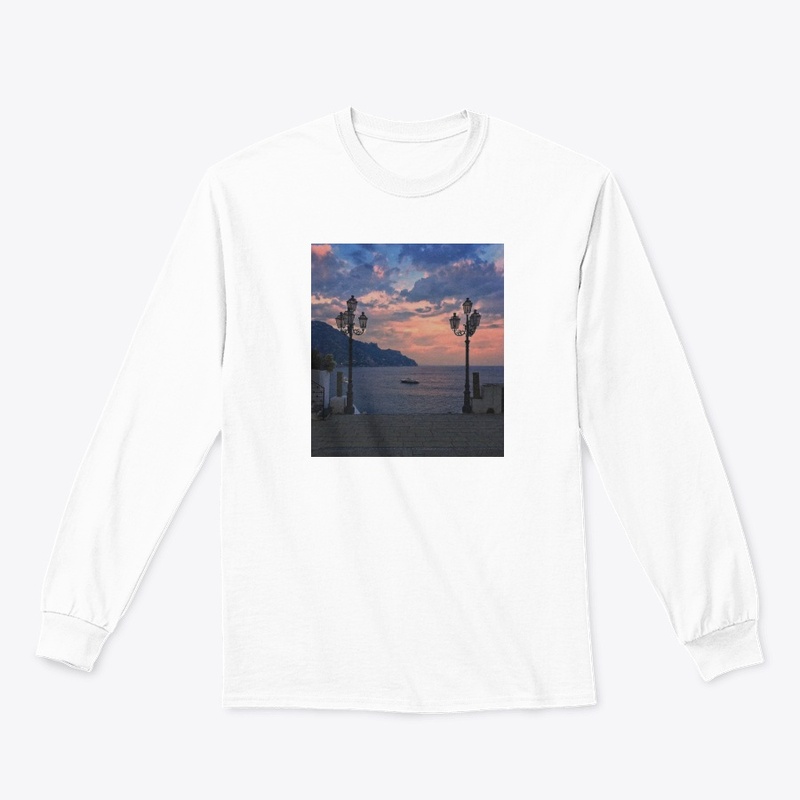 Aestethic water and city sundown