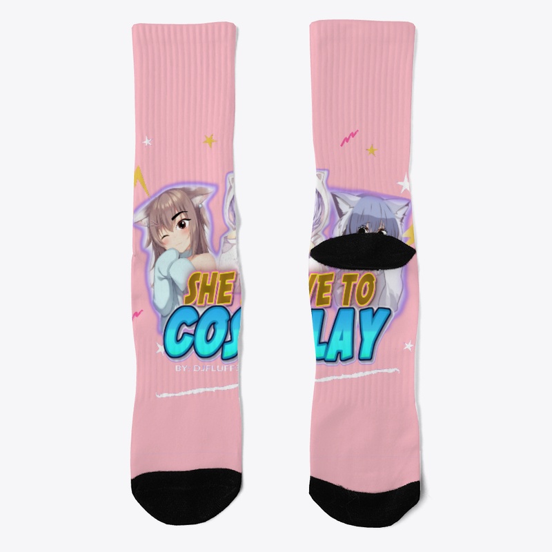 SHE HAVE TO COSPLAY 