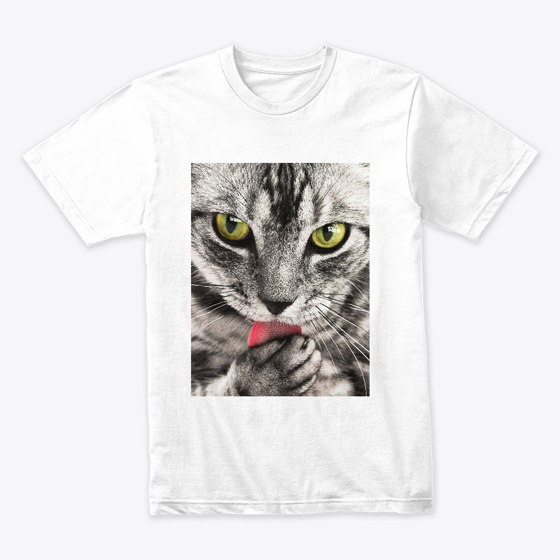Image of Cat On the T-shirt (customized)