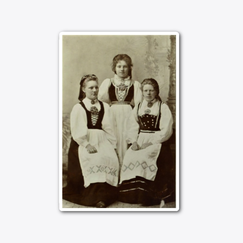 3 NORWEGIAN LADIES IN TRADITIONAL DRESS