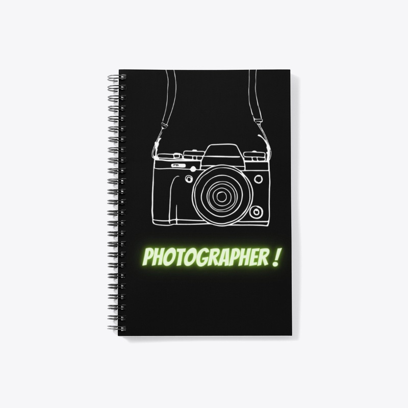 PHOTOGRAPHER 