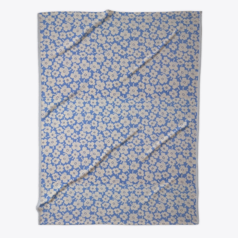 BLUE FLOWER PATTERN