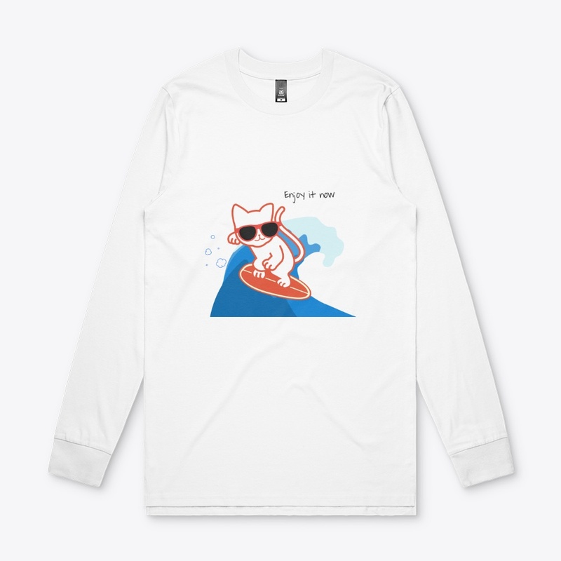a cute cat who enjoys surfing