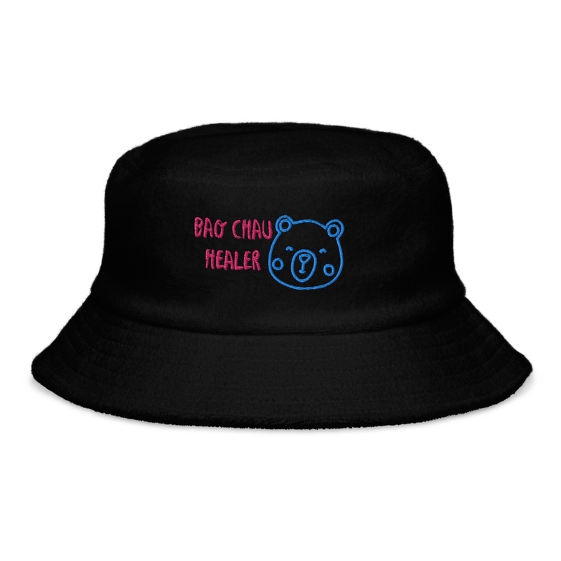 Bao Chau white hat