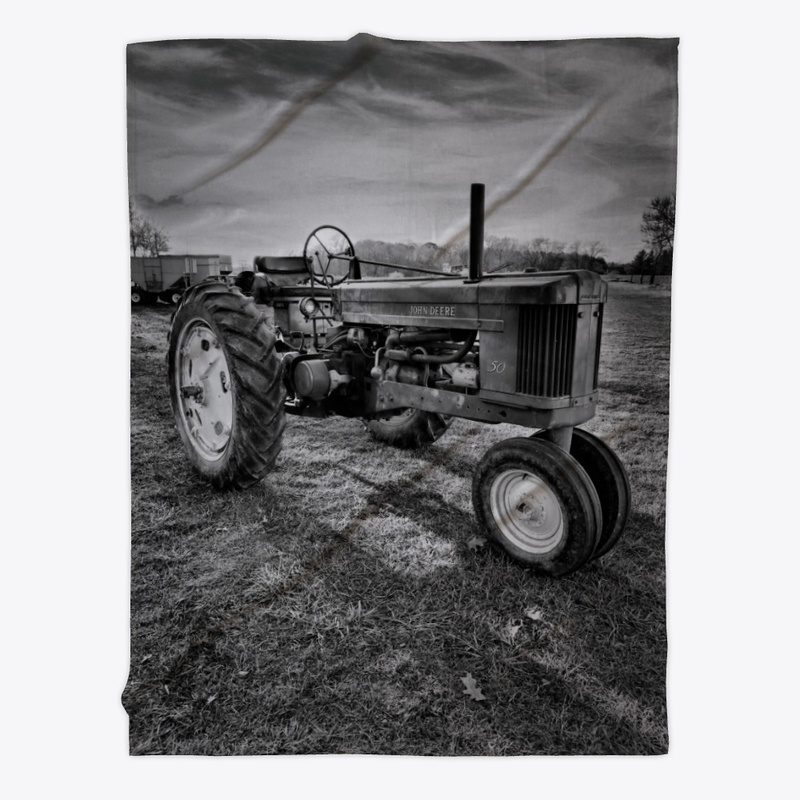 B&W Tractor Blanket