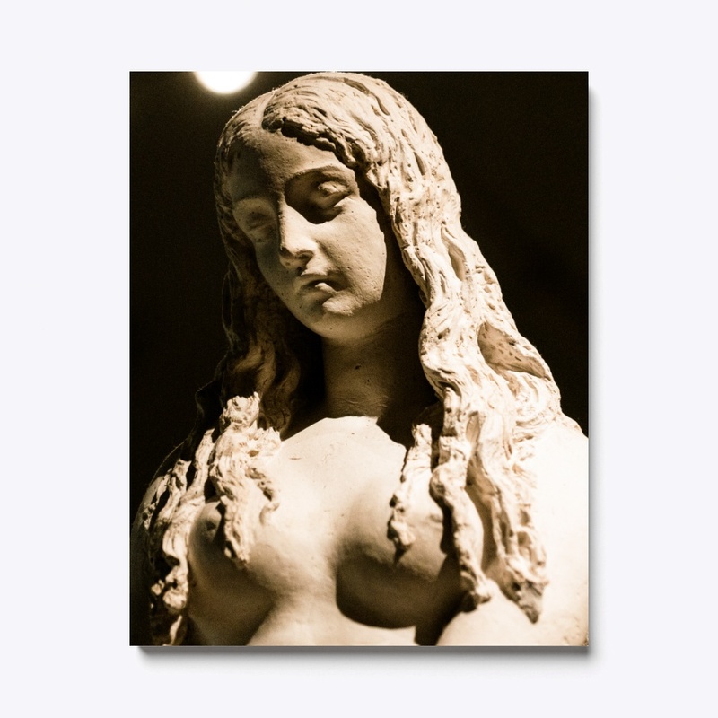 Naked women statue