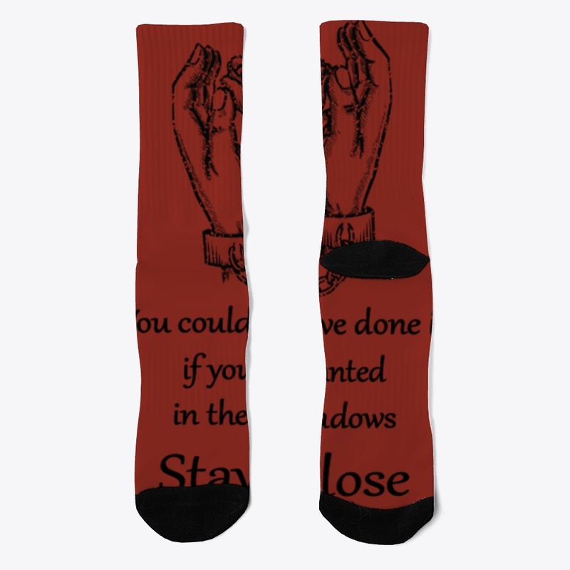 Stay close tee