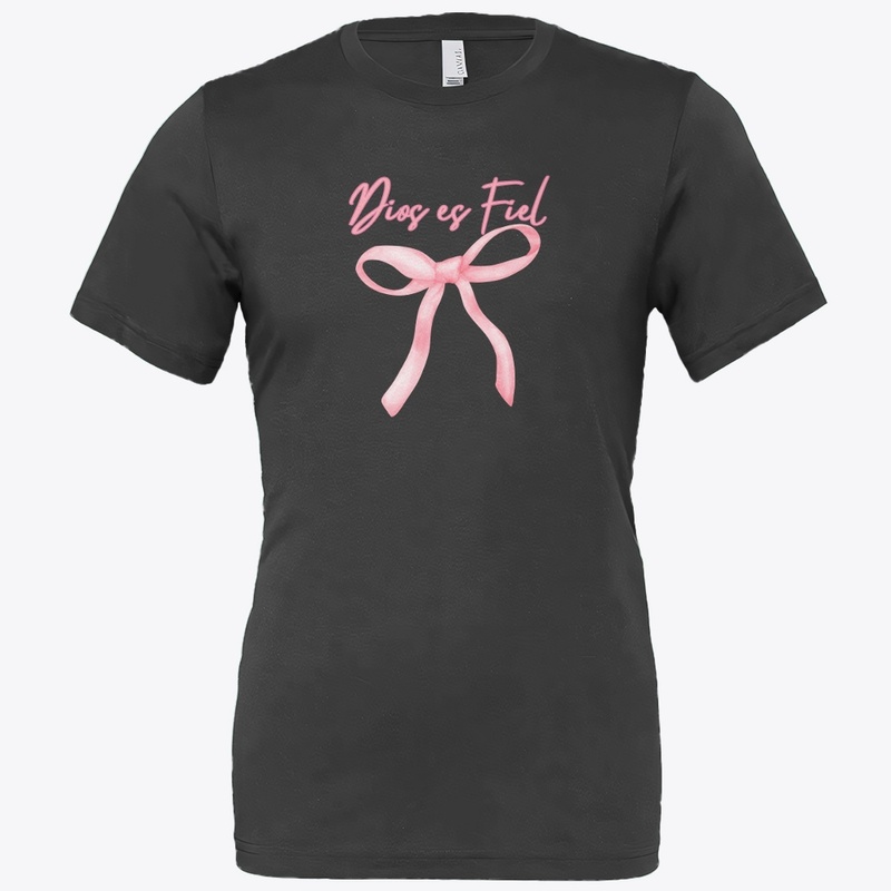 Catholic Coquette Dios es Fiel Tshirt