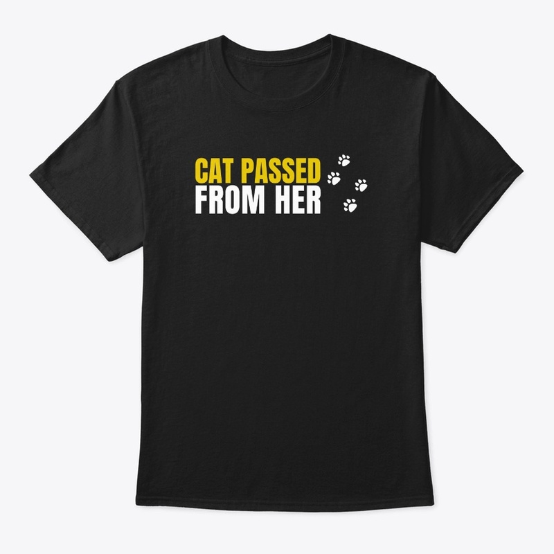 cat passed from her t-shirt/ cats lovers