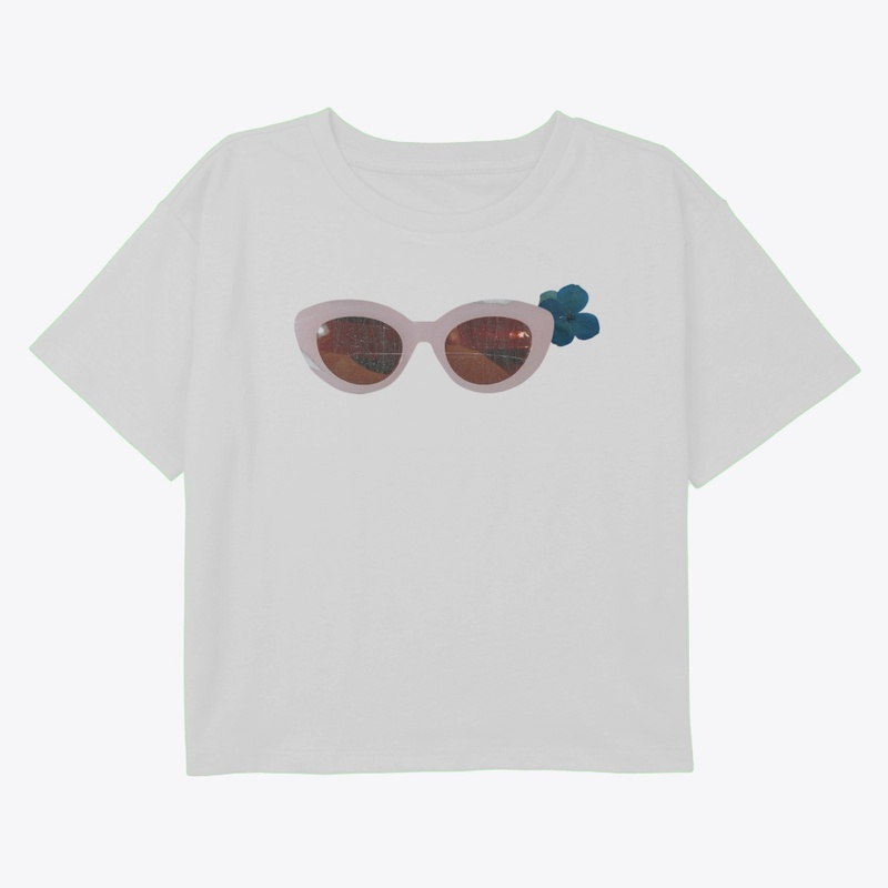  Chic Cat-Eye glasses with Floral Twist