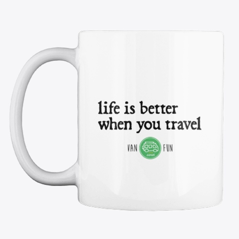 T-shirt Life is better when you travel