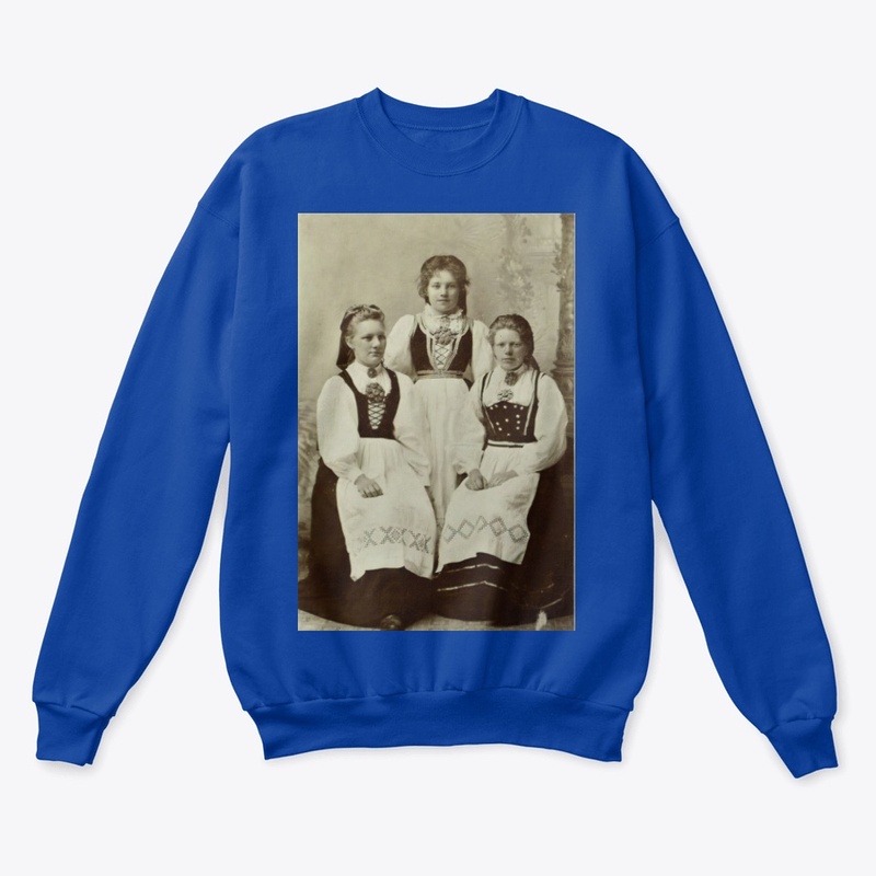 3 NORWEGIAN LADIES IN TRADITIONAL DRESS