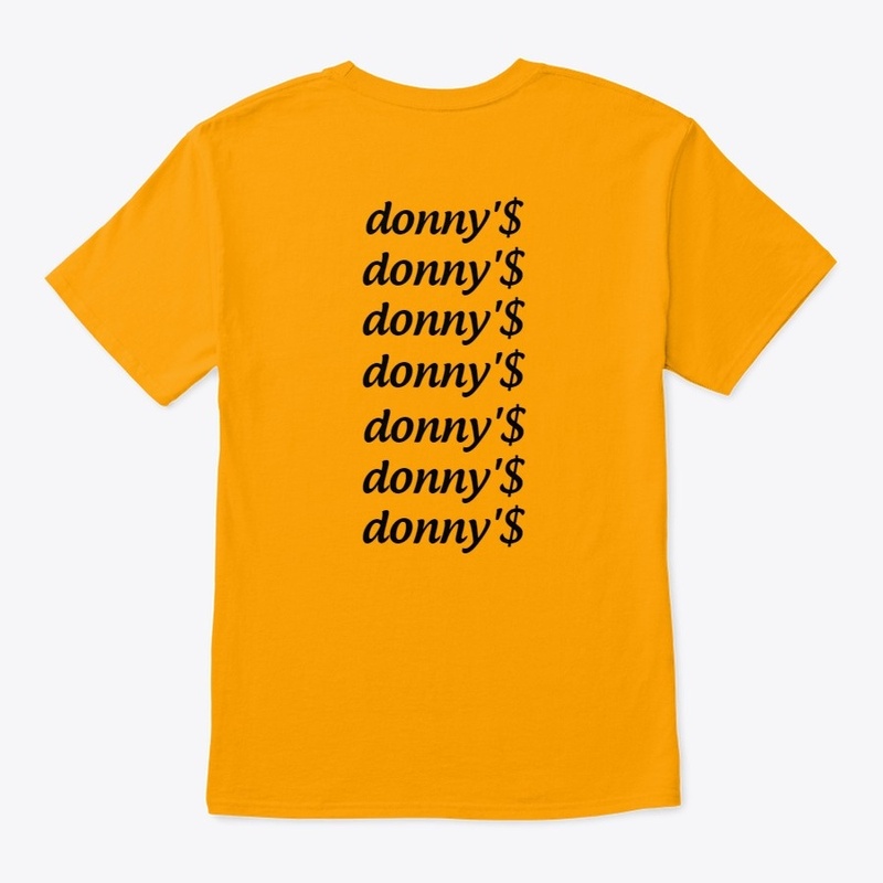 t-shirt con "logo"