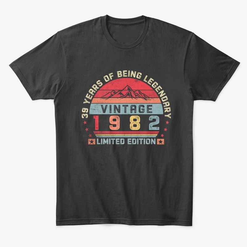 39 Years Old Retro 1982 Birthday Vintage