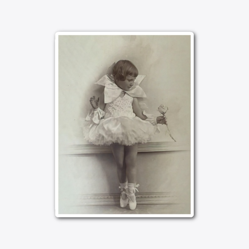 ANTIQUE PHOTOGRAPH OF CHILD BALLERINA
