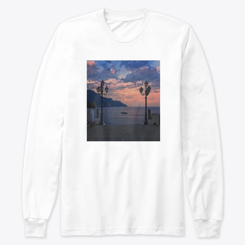 Aestethic water and city sundown